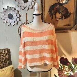 Black Bead short waist loose knit top